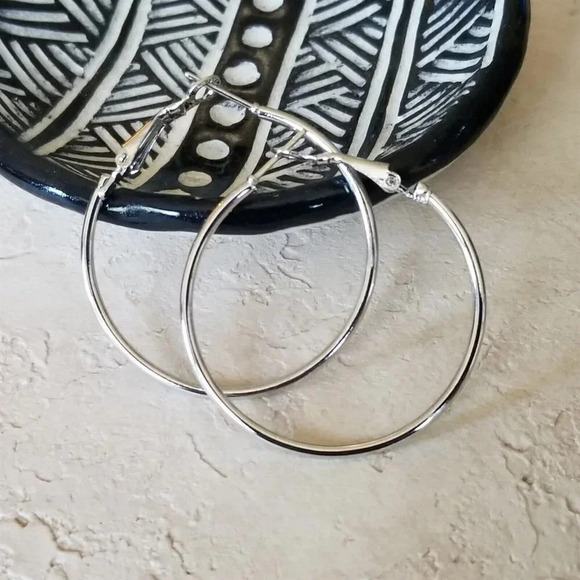 Sleek Silver Tone Large Hoop Earrings 40mm 1.6" Leverback Minimalist Classic - Picture 1 of 6